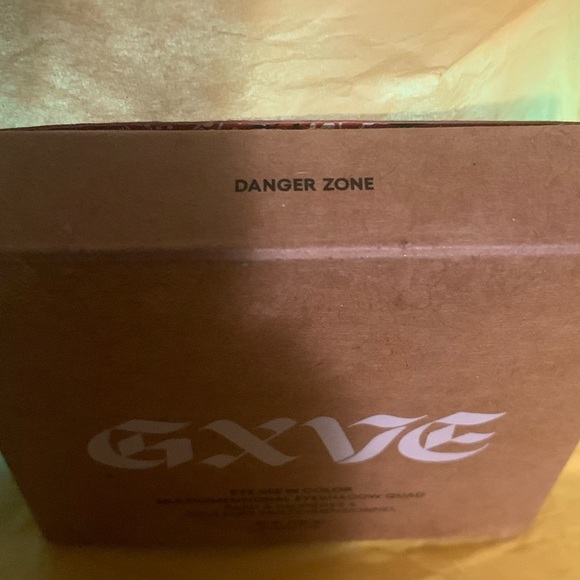 🐸2 for $30🐸 GXVE Eyeshadow Quad - Picture 2 of 6